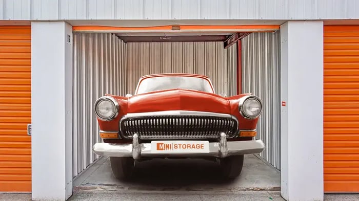 MMSP-24-Blog-HowtoPrepYourVehicleforSelfStorage-LeadImage-JF-v1.webp